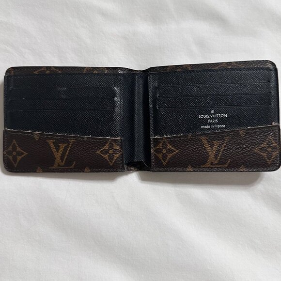 Authentic Louis Vuitton Monogram Macassar Multiple Wallet - C12142 - Picture 3 of 7
